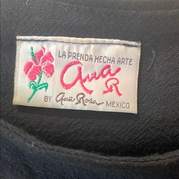 Vintage Ana Rosa Black Cap Sleeve Blouse with Floral Details - Picture 2 of 8